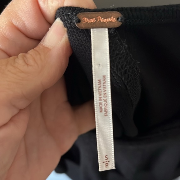 Women’s Free People black top, size small - Picture 4 of 6